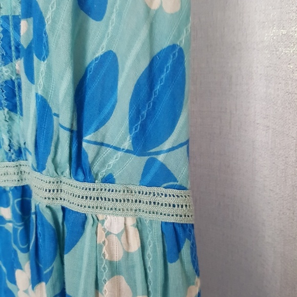 Super cute empire waist, tie back top - Picture 3 of 4